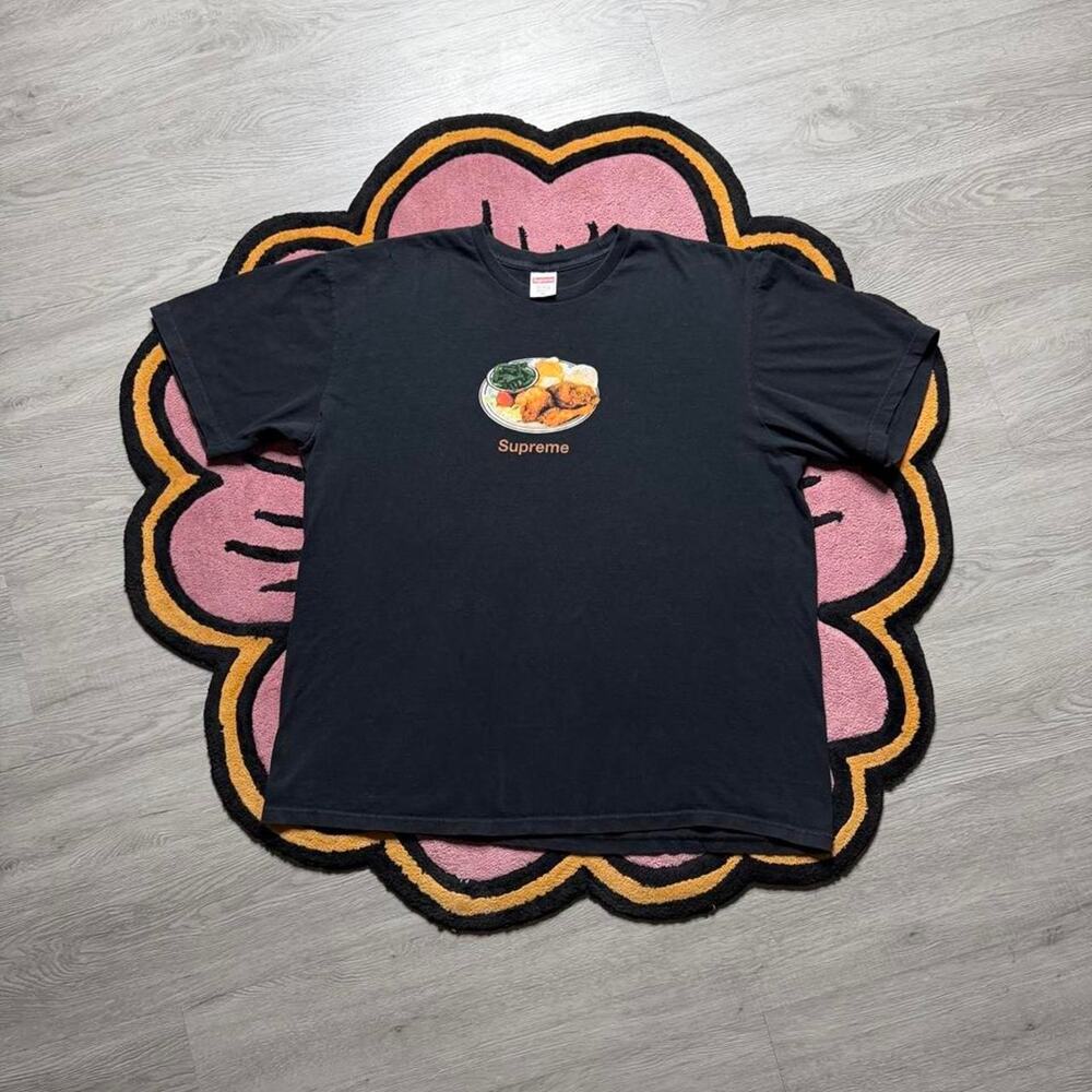 Supreme NY Chicken Dinner Graphic Logo T-shirt Size XL Black
